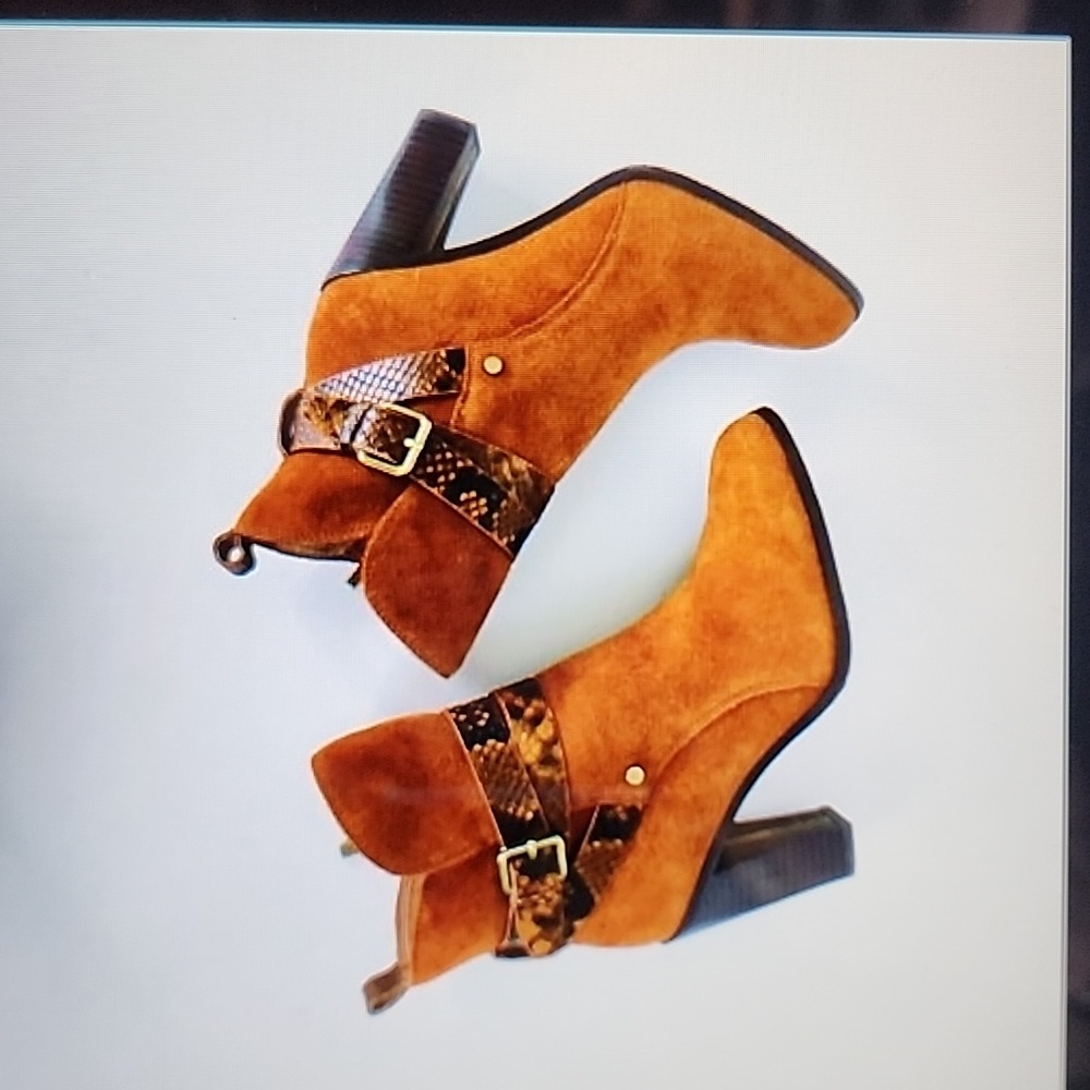 Donald H. Pliner NEW with box. Chestnut suede boots with Python detail.